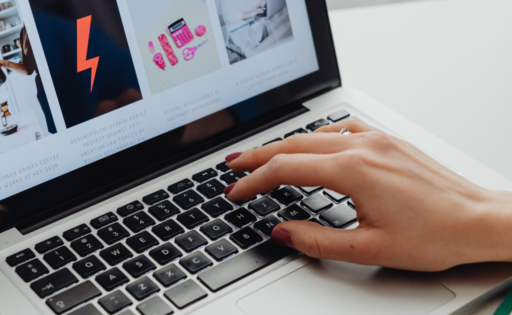 Maaike Stet werkt aan online zichtbaarheid voor een klant.